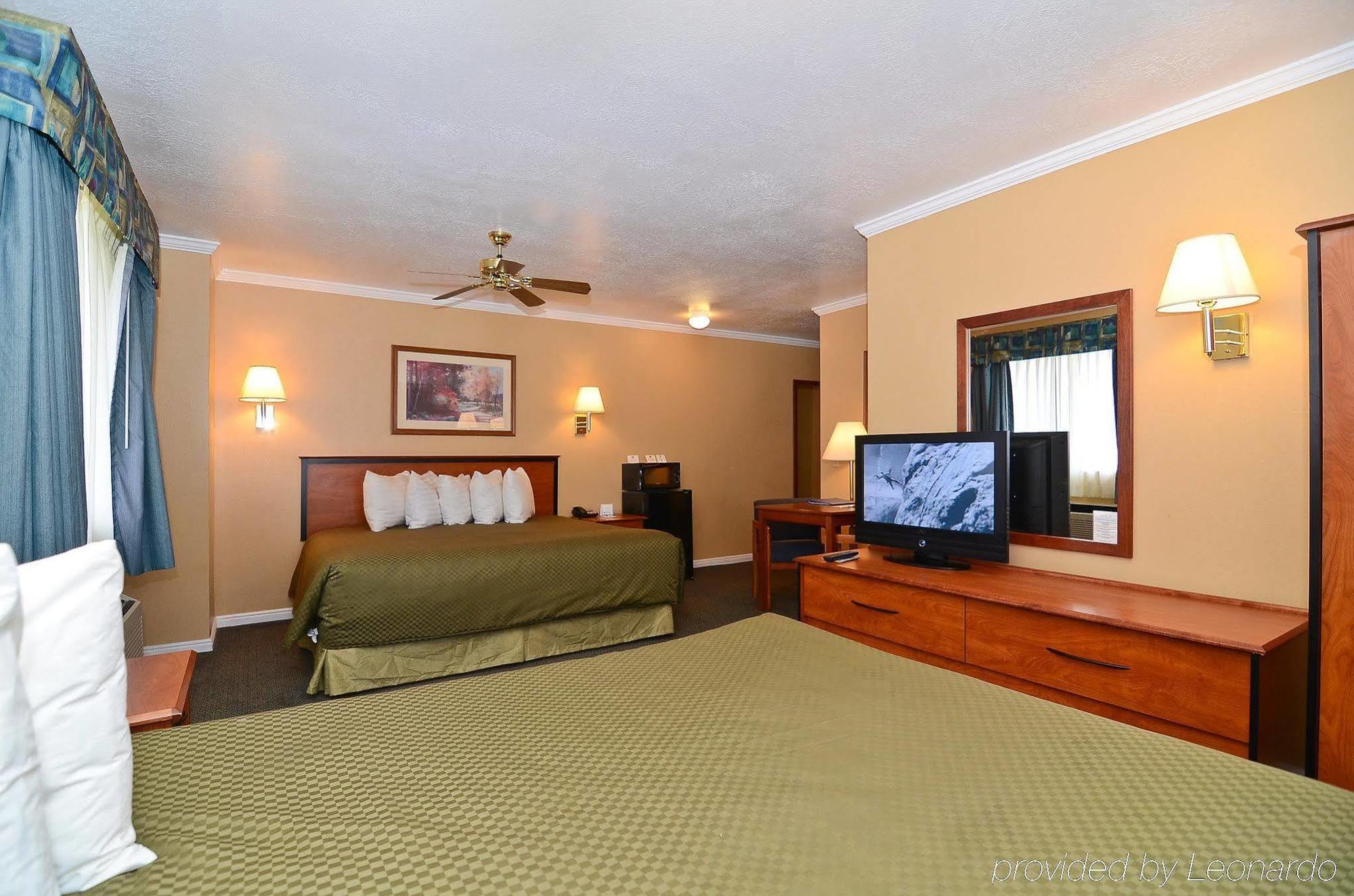 Western Hotel 3*