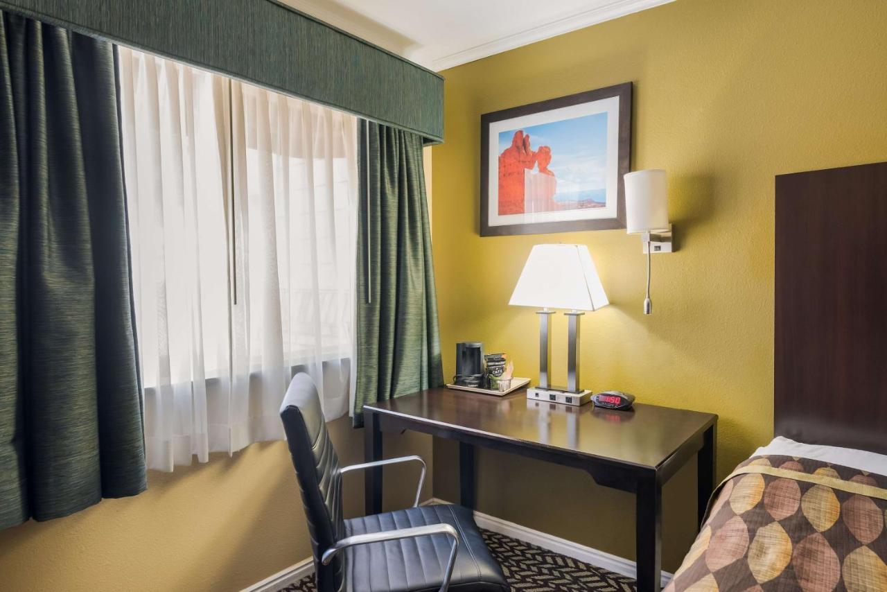 Hotel Western 3*